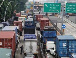 Jakarta Utara Tersandera Truk Kontainer, Tata Kelola Pelindo Dipertanyakan