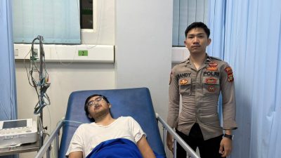 Layanan 110 Jadi Penyelamat, Polisi Evakuasi Warga Sesak Napas di Kabupaten Bekasi