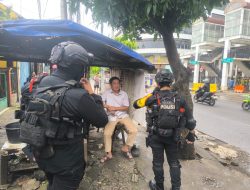 Brimob Polda Metro Jaya Laksanakan Monitoring Pasca Tawuran Warga di Terowongan Manggarai, Jakarta Selatan