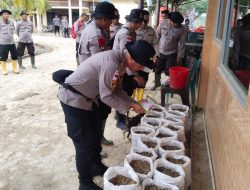 Manfaatkan Lumpur Banjir, Kapolda Aceh Serahkan Ribuan Karung Tanam Untuk Masyarakat Aceh Tamiang