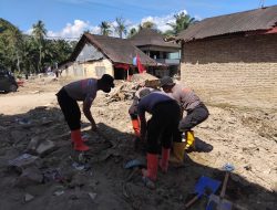 Brimob Hadir Dukung Pemulihan Rumah dan Aktivitas Ibadah Pascabencana Batang Toru