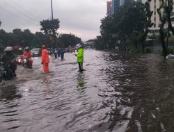 Banjir di Sejumlah Ruas Jalan, Brimob–Lantas–Polair PMJ Dikerahkan