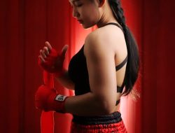 Mengenal Erna Mei Sunarya, Srikandi Muay Thai Asal Sukabumi yang Bergelimang Prestasi.