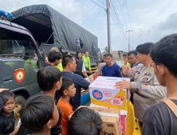 Kapolda Metro Jaya Salurkan Bantuan, Ringankan Beban Warga Terdampak Banjir