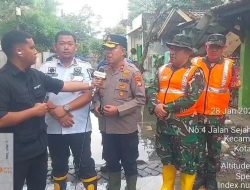 Polsek Jatiuwung Bersama TNI, Pemerintahan dan Warga Gelar Kerja Bakti Cegah Banjir di Periuk Damai