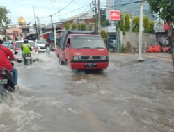 Drainase Mati, Jalan Jadi Sungai: Plumpang Semper Kembali Tenggelam