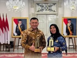 Lurah Warakas Raih Predikat Informatif pada Anugerah KIP 2025