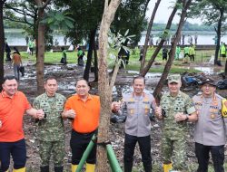 Kompak, TNI-Polri-Warga Jakarta bersih-bersih Waduk Cincin Papanggo; Pangdam dan Kapolda Turun Langsung.