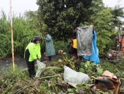 TNI-Polri Bersama Warga, Kerja Bakti Serentak di 17 Kecamatan Bekasi