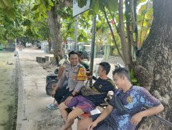 Bhabinkamtibmas Pulau Pari Sambangi Warga, Ajak Jaga Kamtibmas dan Sosialisasikan Layanan 110