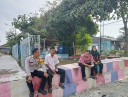 Bhabinkamtibmas Pulau Panggang Intensifkan Sambang Warga, Perkuat Sinergitas dan Sosialisasikan Hotline 110