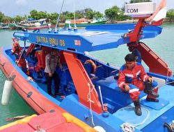 Respon Cepat Pengaduan Melalui 110, Polres Kepulauan Seribu Tindak Lanjuti KM Bimo Ruci Terombang-Ambing di Perairan Pulau Laki