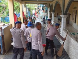 Ditpolairud PMJ Bersih-Bersih Masjid di Penjaringan, Dukung Gerakan Indonesia Asri