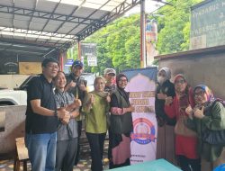 Kegiatan Bagi-Bagi Takjil IKA 92 Jakarta