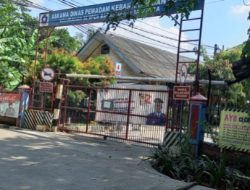 Komplek Damkar Ditutup, Warga Siap Paksa Buka!” RW 09 Semper Barat Murka, Sistem Buka-Tutup Dinilai Ancam Nyawa