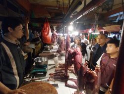 Satgas Saber Polda Metro Jaya Cek Harga dan Ketersediaan Bapokting di Pasar Jakarta Barat Jelang Idul Fitri