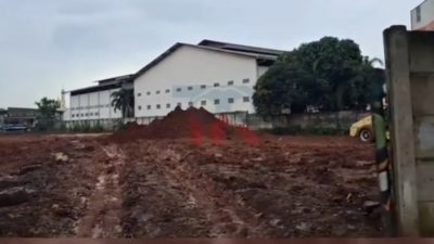 Jalan Logistik Koja Jadi Becek dan Semrawut, Warga Soroti Aktivitas Diduga PT Star Sparta Indonesia
