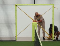 Pemkot Jakbar Segel Bangunan MMT Padel di SPB Kembangan