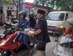 FKDM Kecamatan Koja Berbagi Takjil ke Pengendara