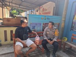 Bhabinkamtibmas Pulau Tidung Sambangi Warga, Sosialisasikan Layanan Polri 110 dan Perkuat Kamtibmas