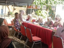 Kelurahan Koja Salurkan Bantuan Pangan Bulog