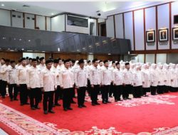 Pengukuhan PPIH Provinsi DKI Jakarta, Gubernur : Berikan Pelayanan Terbaik 