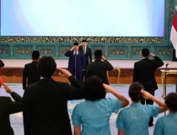 Presiden Prabowo Lantik Hanif Faisol Nurofiq, Mohammad Jumhur Hidayat, dan Hasan Nasbi