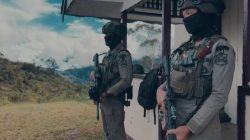 Satgas Damai Cartenz Amankan Ibadah dan Laksanakan Patroli Jalan Kaki di Puncak