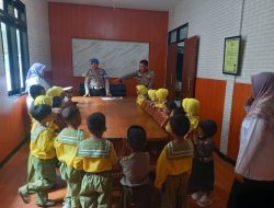Polsek Kepulauan Seribu Selatan Kenalkan Profesi Kepolisian kepada Siswa TK/RA Al-Ishlah Islamiyah Pulau Tidung