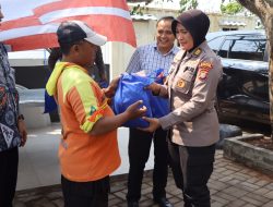 Polres Kepulauan Seribu Gelar Jakarta On The Spot Jumat Peduli Bersama Komunitas Sabuk Kamtibmas, Perkuat Sinergi Ojol dan Nelayan