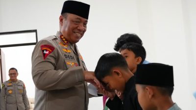 Revitalisasi Masjid Panggilan Sujud, Wakapolri Berbagi Kebahagiaan Bersama Anak-Anak Yatim