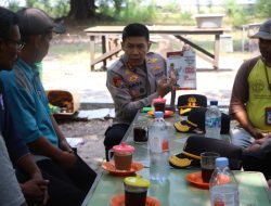 Jakarta On The Spot. Serap Aspirasi Warga Pulau Pari, Kapolres Kepulauan Seribu Ajak Bersama Wujudkan Kamtibmas Lewat Jumat Curhat dan Sosialisasikan Layanan Polisi 110