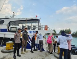 Jakarta On The Spot, Polres Kepulauan Seribu Kedepankan Pelayanan Humanis dan Sosialisasi Layanan Polisi 110 di Dermaga