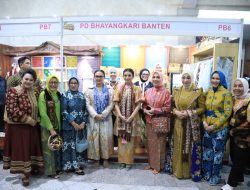 Ketua Umum Seruni Kabinet Merah Putih Selvi Gibran Buka Bazar Kreasi Bhayangkari Nusantara 2026, Dorong UMKM Naik Kelas