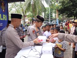 Jum’at Berkah Kadivpropam Polri di Polres Kepulauan Seribu, Bagikan 225 Nasi Kotak kepada Jamaah dan Nelayan