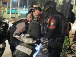 Brimob Metro Jaya Amankan Dua Pemuda usai Temukan STNK Tak Sesuai Nomor Rangka di Cilincing