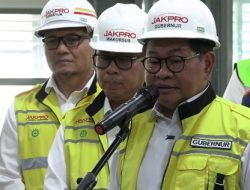 Gubernur DKI Tinjau Progres Pembangunan LRT Pegangsaan Dua-Manggarai