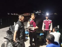 Patroli Malam Jakarta On The Spot, Polsek Kepulauan Seribu Selatan Maksimalkan Sosialisasi Layanan Polisi 110 di Kawasan Dermaga