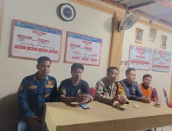 Patroli Malam Jakarta On The Spot, Polsek Kepulauan Seribu Selatan Maksimalkan Sosialisasi Layanan Polisi 110 di Kawasan Dermaga