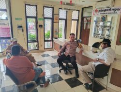 Jakarta On The Spot di Pulau Kelapa, Bhabinkamtibmas Imbau Warga Waspadai Hoaks dan Jaga Kamtibmas