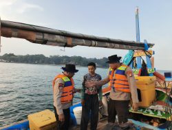 Jakarta On The Spot, Satpolairud Polres Kepulauan Seribu Sosialisasikan Layanan Polisi 110 dan Ajak Nelayan Tolak Alat Tangkap Terlarang