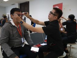 1.000 Kacamata Gratis Dibagikan! Aksi Sosial Optik Melawai Bantu Warga Jakarta Utara Melihat Lebih Jelas