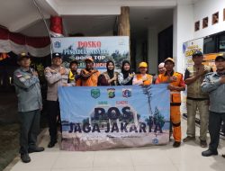 Patroli Malam Polsek Kepulauan Seribu Selatan, Polisi Sosialisasikan Layanan 110 dan Ingatkan Warga Waspadai Hoaks