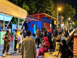 Layanan Polisi 110 Disosialisasikan Saat Patroli Malam, Polsek Kepulauan Seribu Utara Ajak Warga Bersama Jaga Keamanan