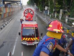 Abu Vulkanik Krakatau Mulai Berdampak, 50 Petugas Gabungan Turun Bersihkan Jalan Yos Sudarso Dengan Smoke Removal & Street Sweaper