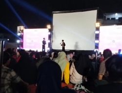 Dinas Kebudayaan DKI Gelar Bioskop Keliling JCC di Lapangan Sarana RBU