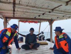 Layanan Polisi 110, Satpolairud Polres Kepulauan Seribu Patroli Laut Sambangi Nelayan dan Warga Pulau